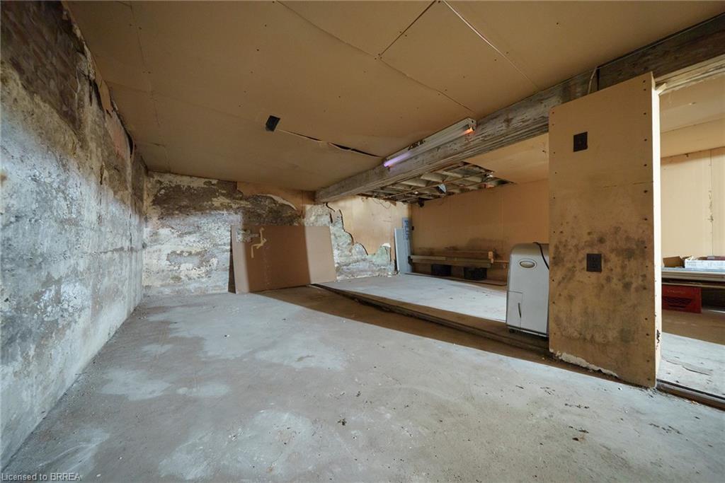 215 Grand River Avenue Property Photo 24