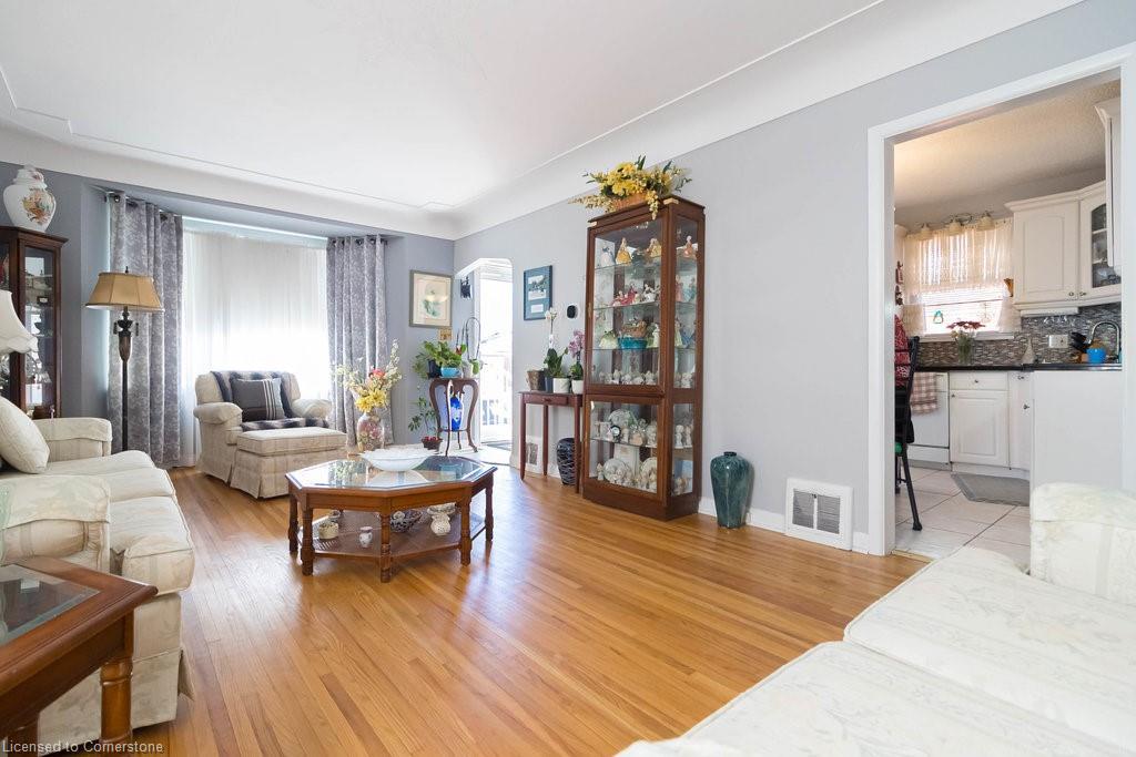 773 Queensdale Avenue Property Photo 4