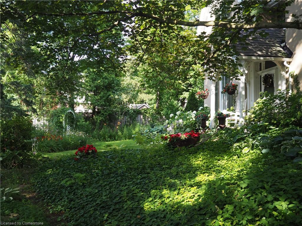 340 Dundas Street E Property Photo 5