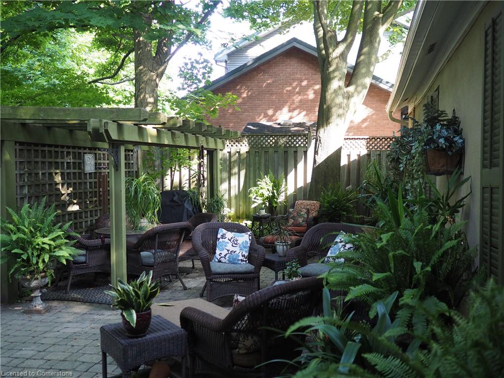 340 Dundas Street E Property Photo 6