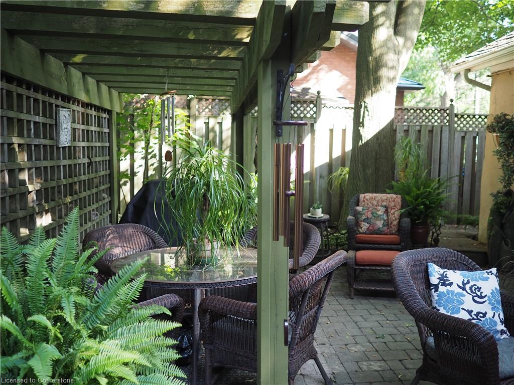 340 Dundas Street E Property Photo 7