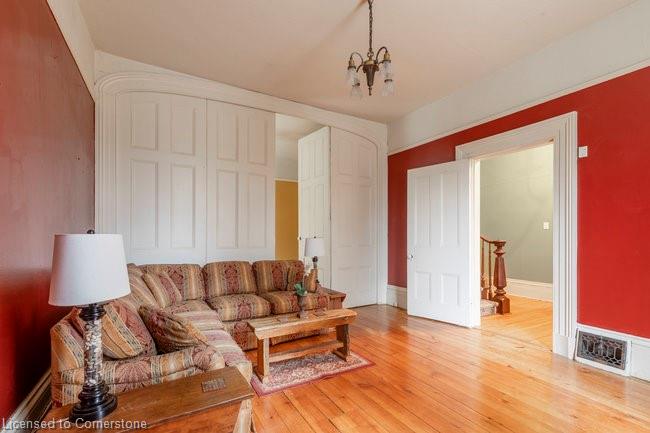 340 Dundas Street E Property Photo 14