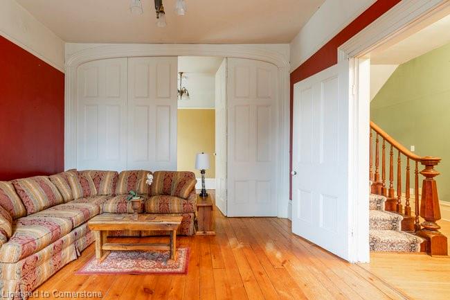 340 Dundas Street E Property Photo 15