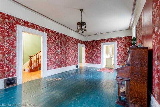 340 Dundas Street E Property Photo 23