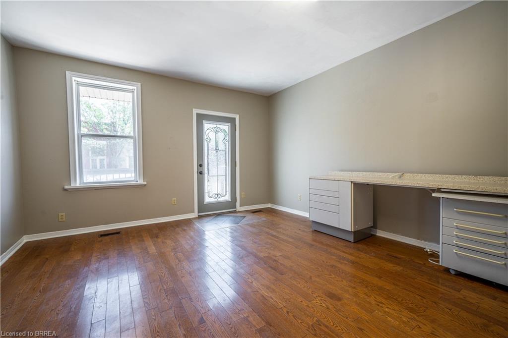 20 William Street Property Photo 10