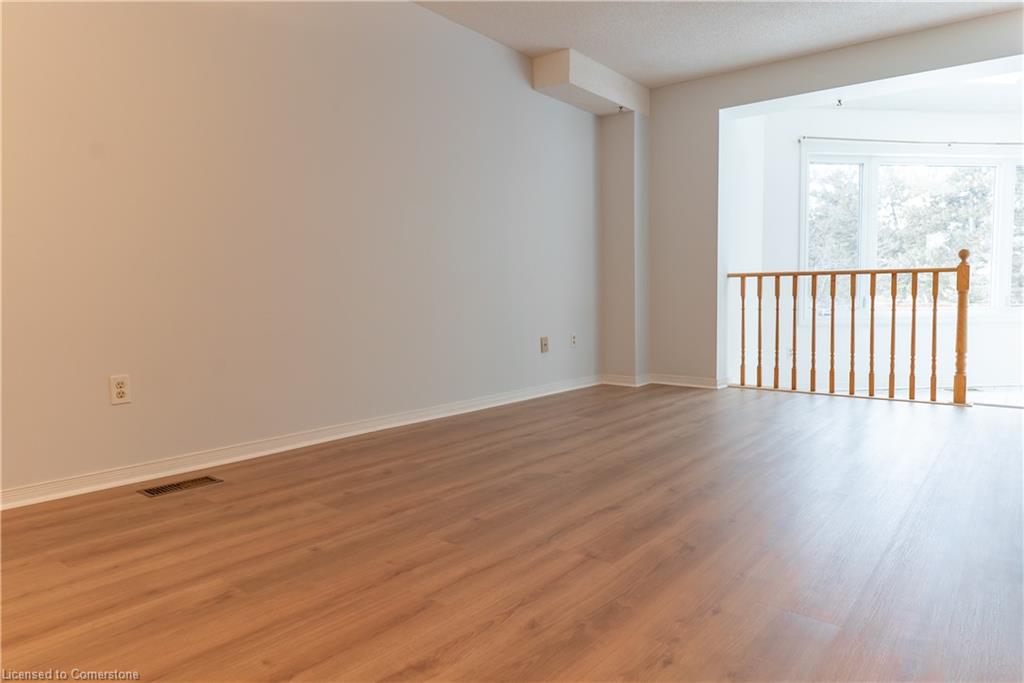 3050 Plum Tree Crescent Property Photo 8