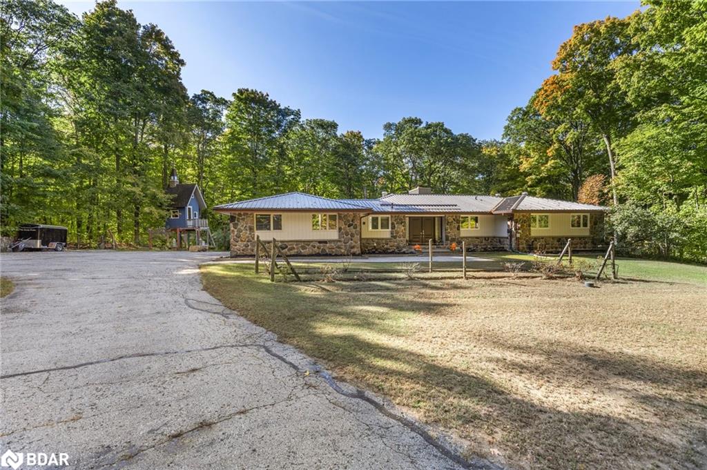 17 Woodland Crescent Property Photo