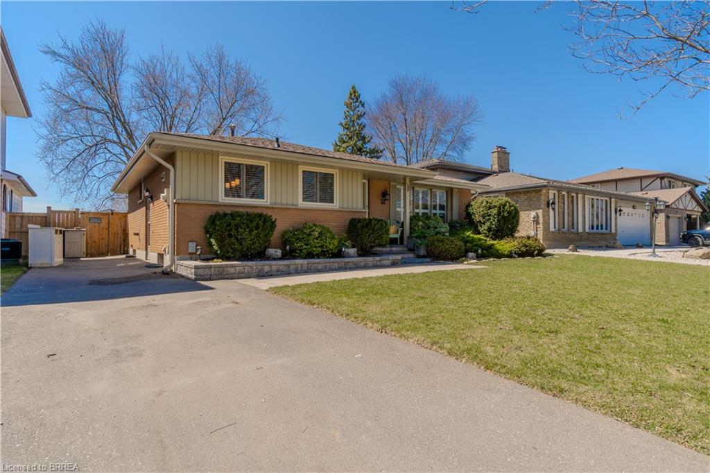 51 Winding Way Property Photo