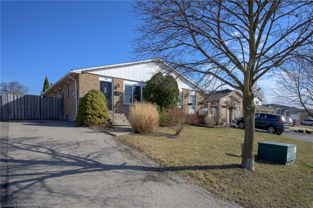 82 Lampman Crescent Property Photo