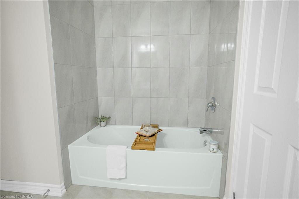14-677 Park Road N Property Photo 13