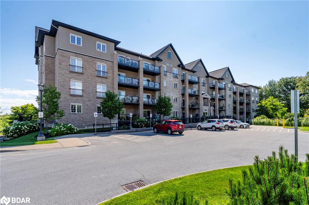 401-44 Ferndale Drive S Property Photo