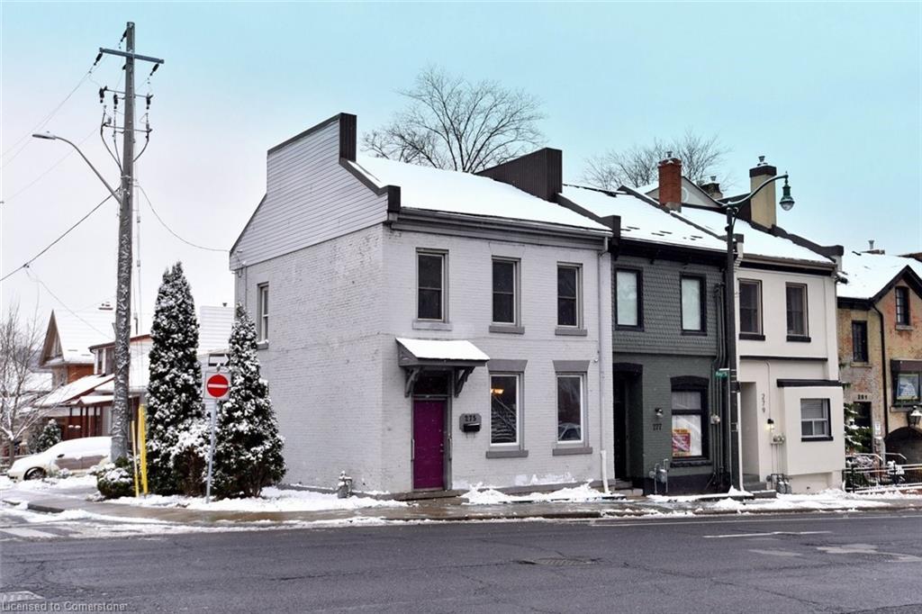 275 Main Street W Property Photo