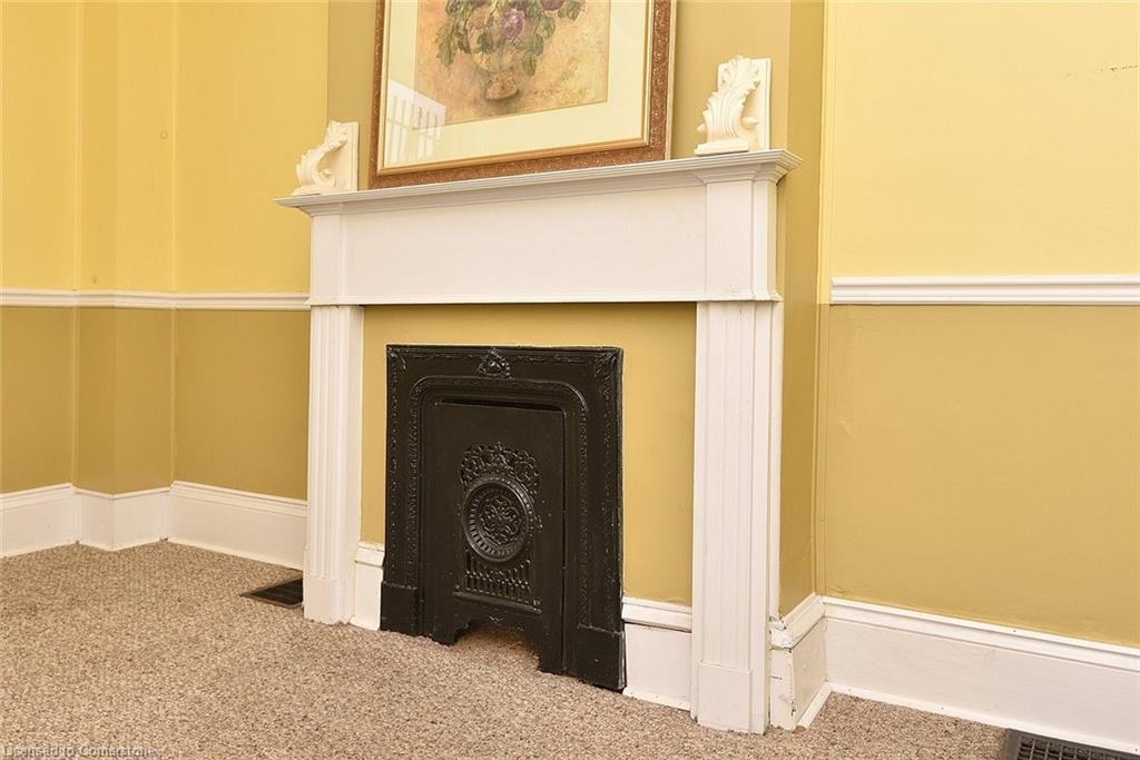 275 Main Street W Property Photo 6