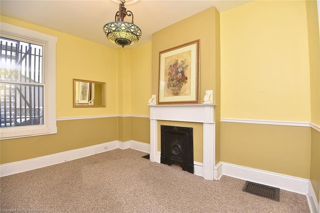 275 Main Street W Property Photo 8