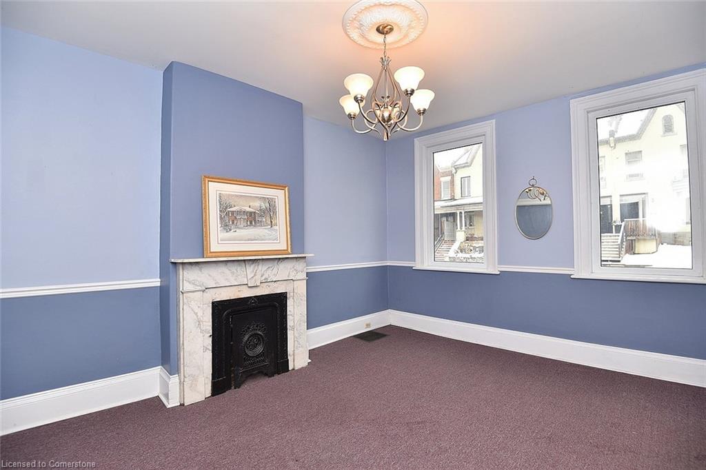 275 Main Street W Property Photo 12