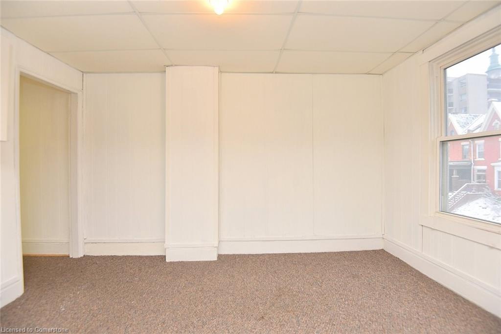 275 Main Street W Property Photo 21