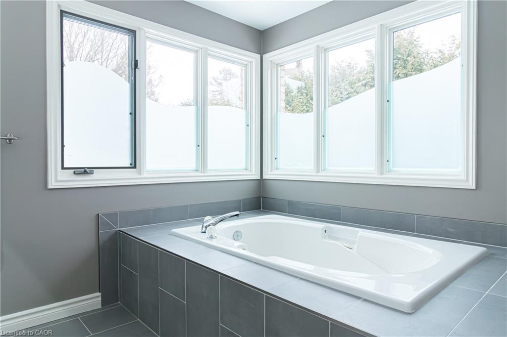 111 Saint Margarets Road Property Photo 37