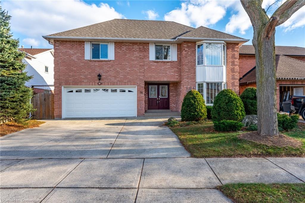 54 Goldcrest Drive Property Photo