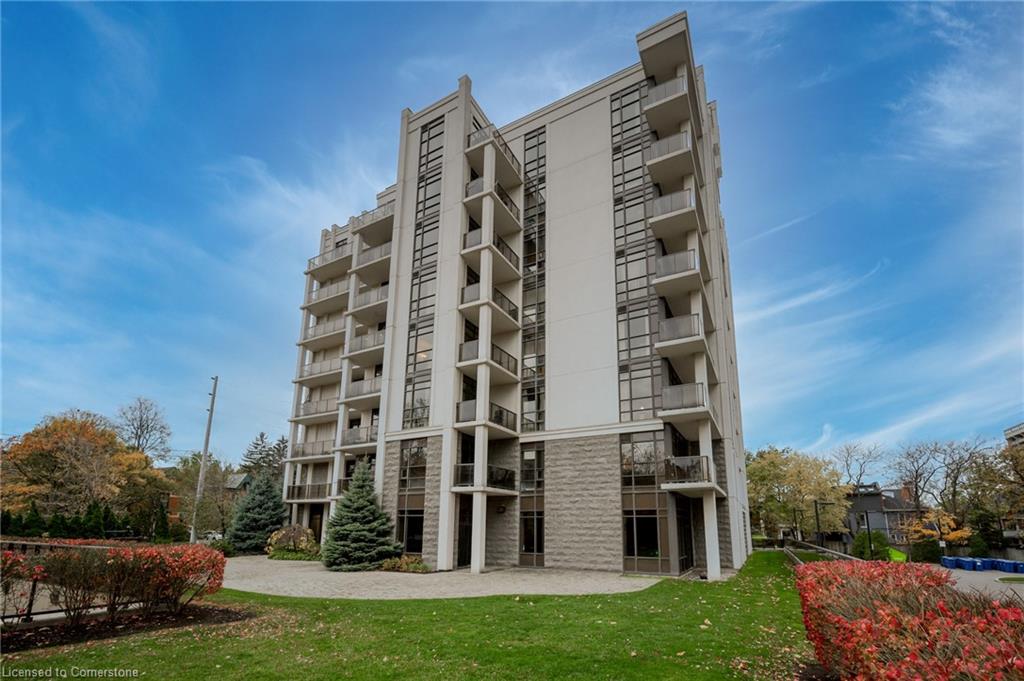 711-90 Charlton Avenue W Property Photo