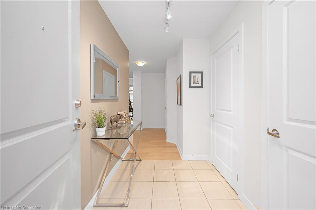 711-90 Charlton Avenue W Property Photo 2