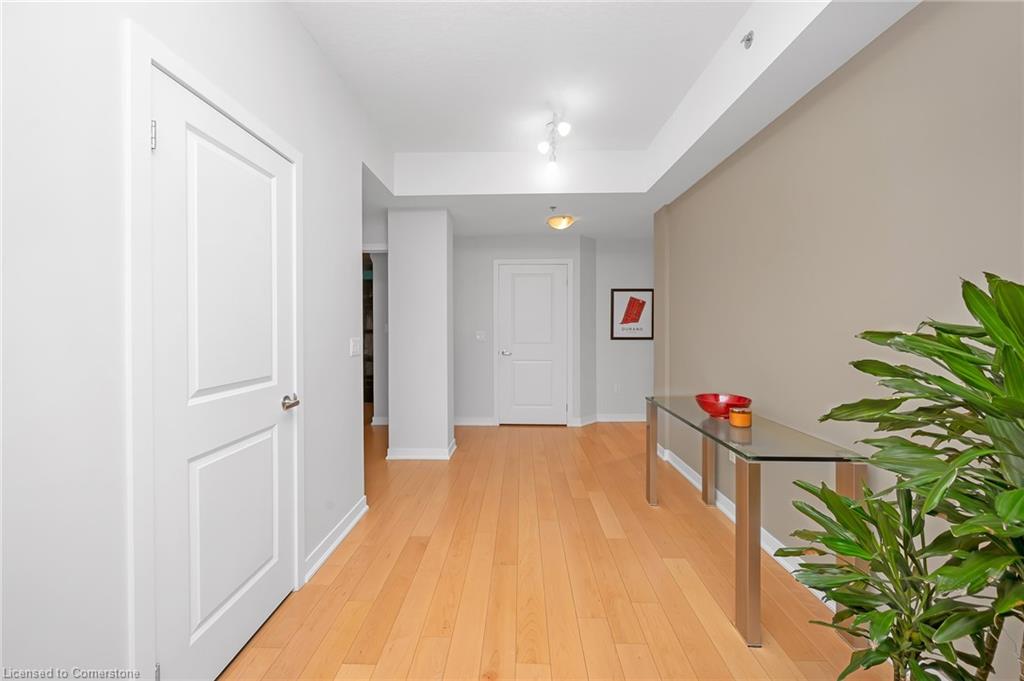 711-90 Charlton Avenue W Property Photo 3