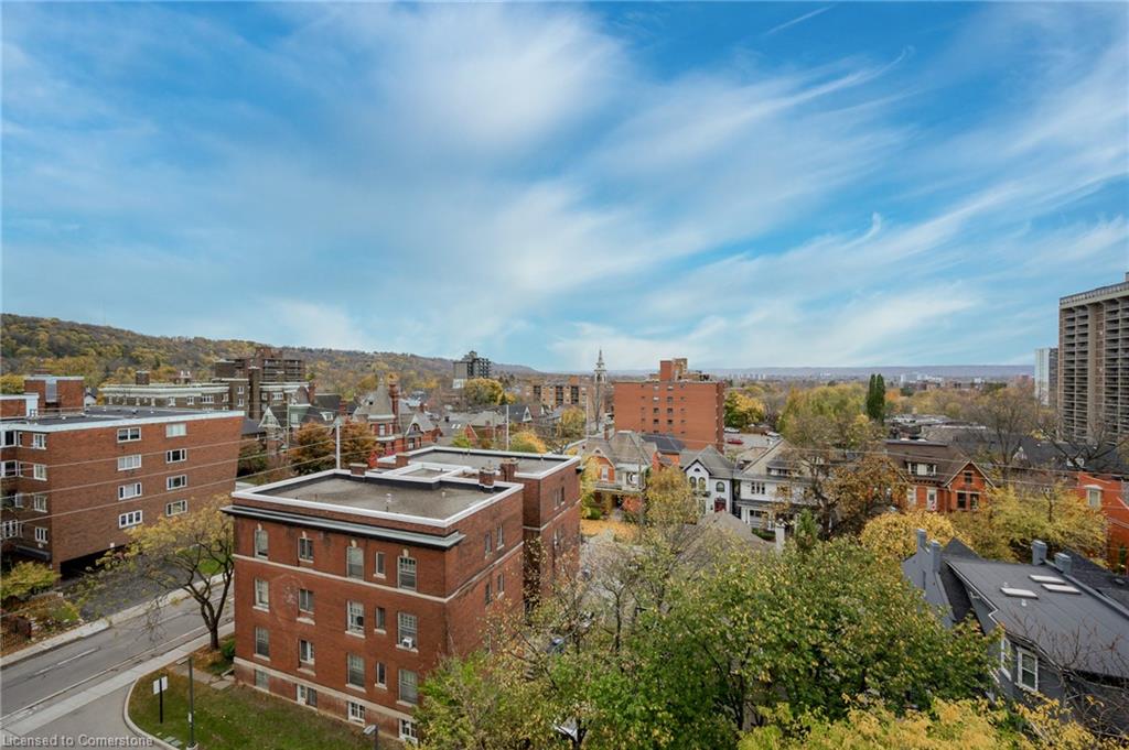 711-90 Charlton Avenue W Property Photo 15
