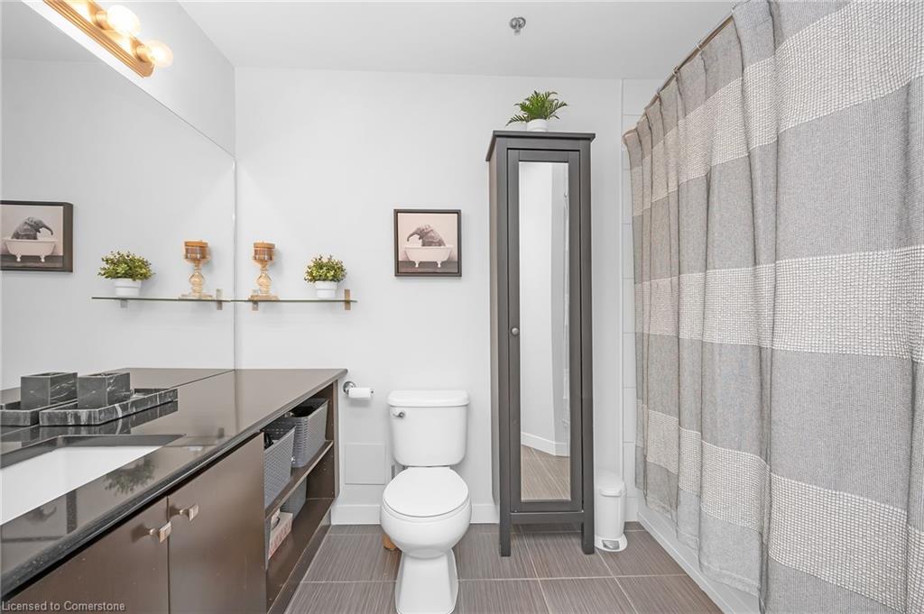 711-90 Charlton Avenue W Property Photo 20