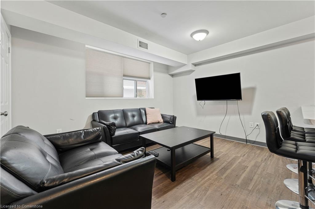 21 Front Street Property Photo 18
