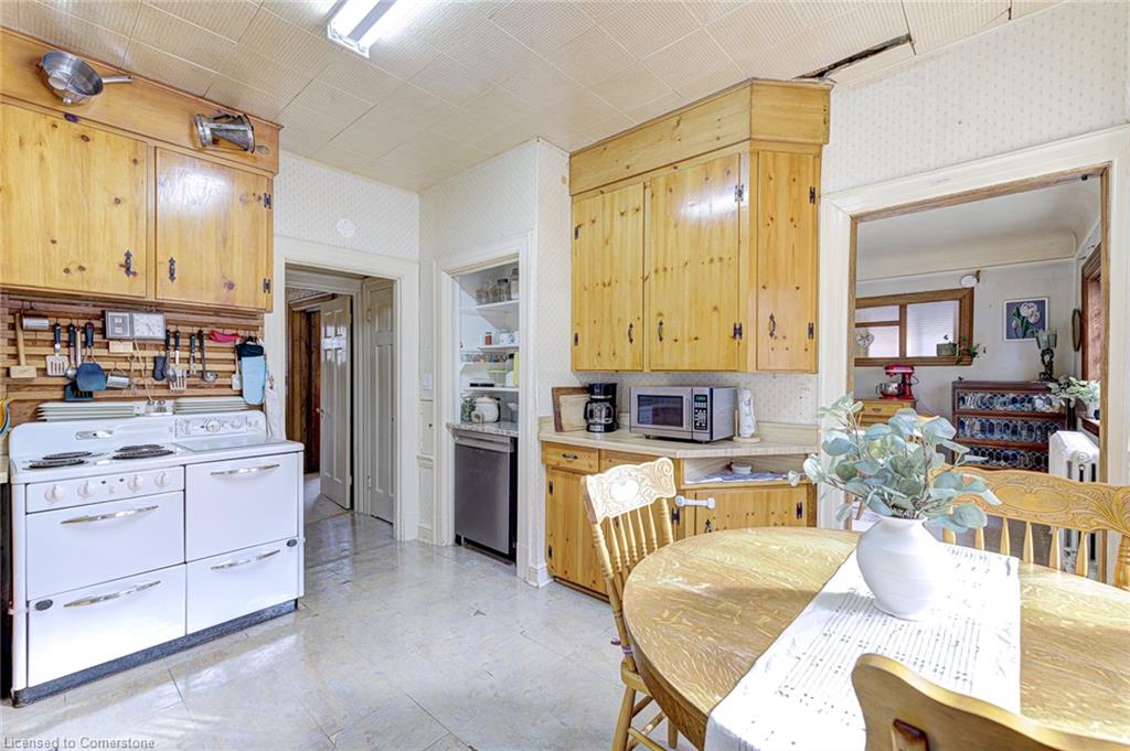 26 Fairleigh Avenue S Property Photo 13