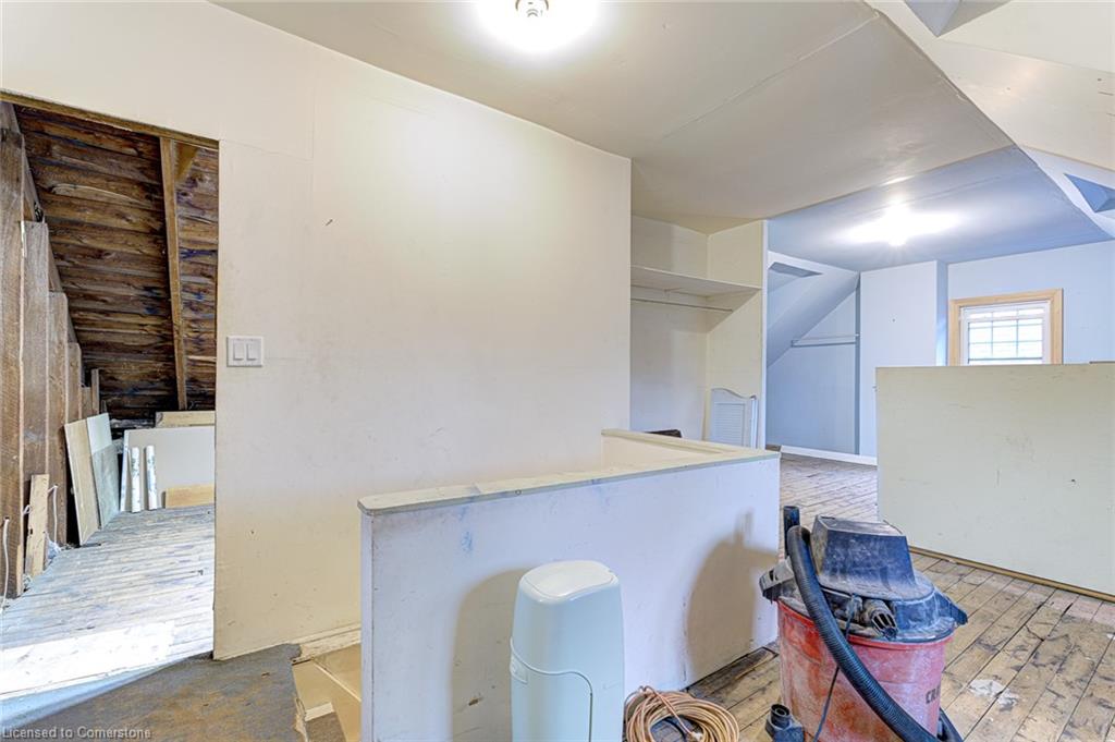 26 Fairleigh Avenue S Property Photo 23