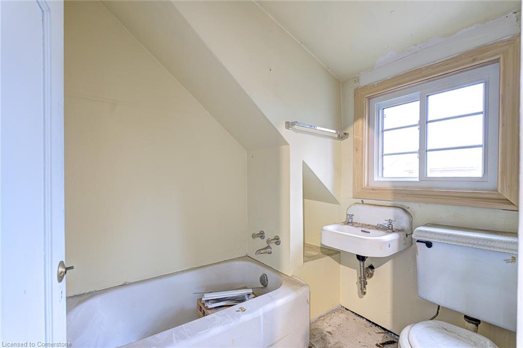 26 Fairleigh Avenue S Property Photo 25