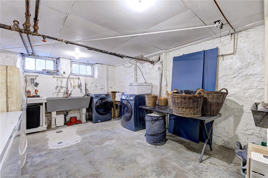 26 Fairleigh Avenue S Property Photo 26