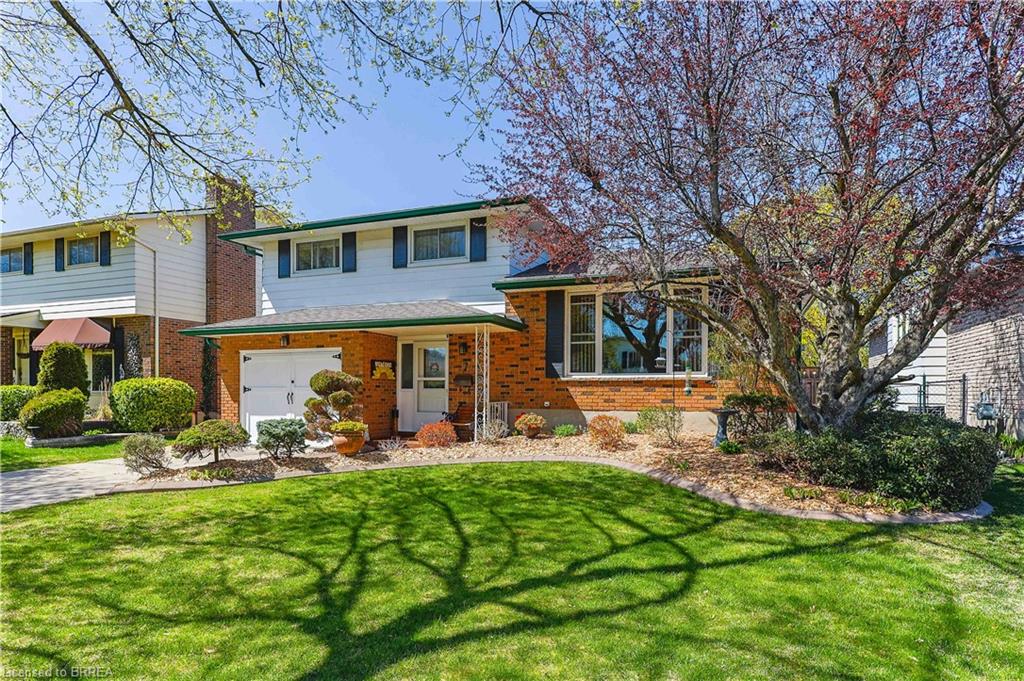 7 Crestlynn Crescent Property Photo