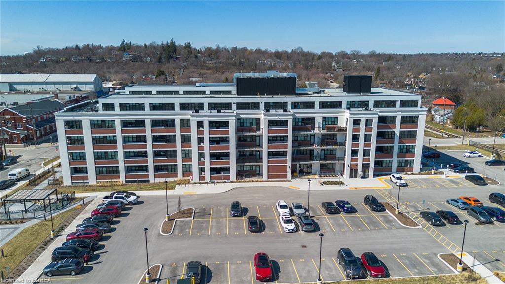 211-120 Huron Street Property Photo 1