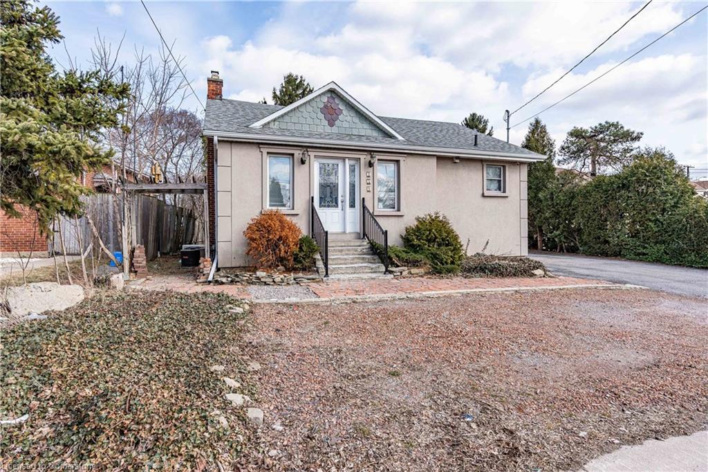 439 Upper Gage Avenue Property Photo 13