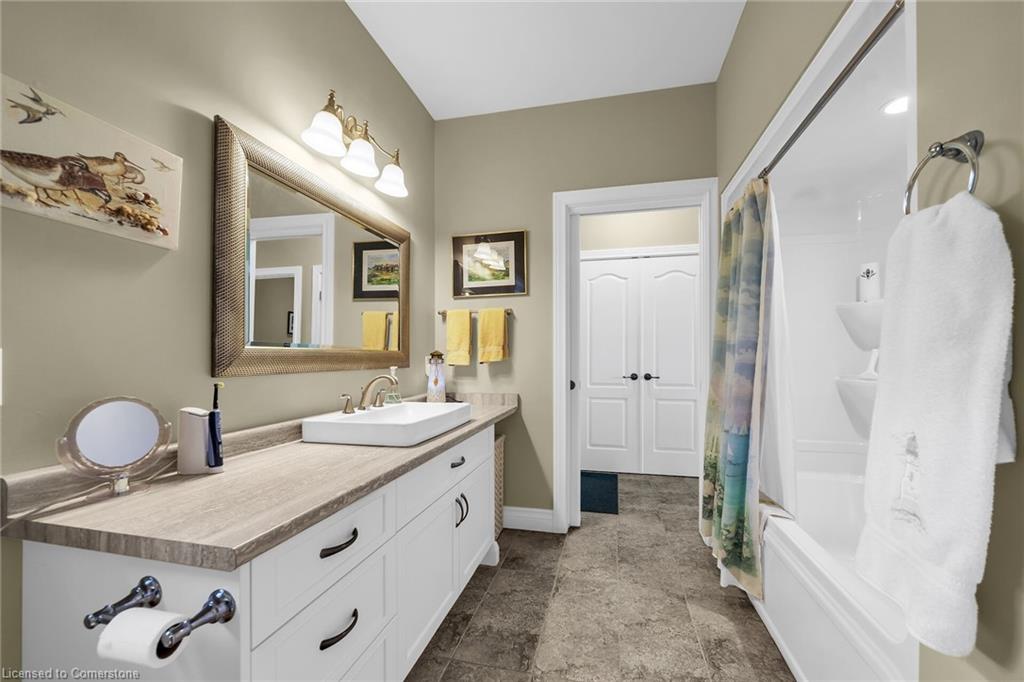 452 New Lakeshore Road Property Photo 13