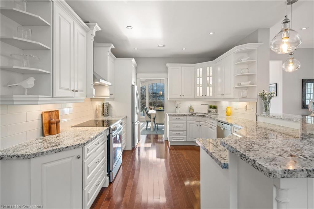 611 Simcoe Street Property Photo 12