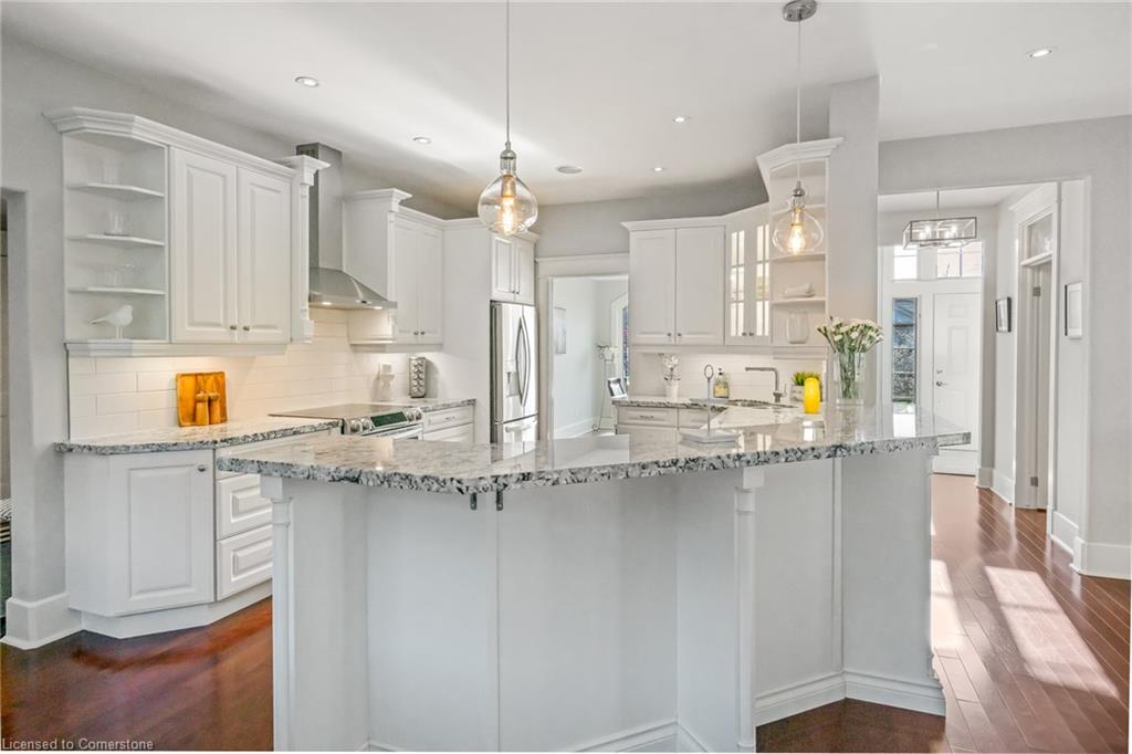611 Simcoe Street Property Photo 13