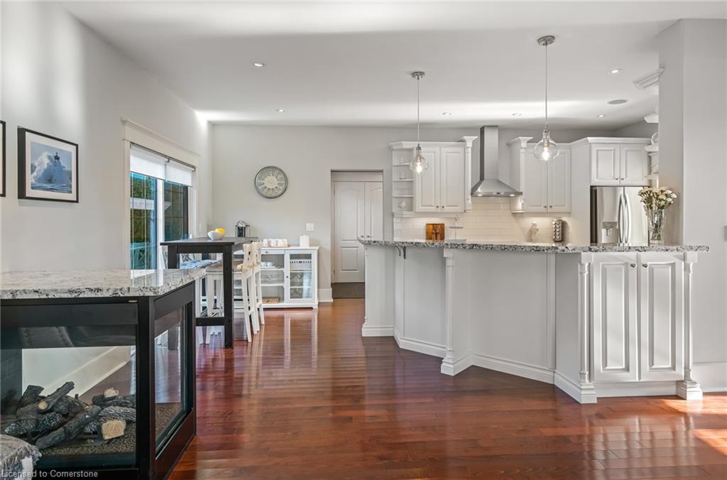 611 Simcoe Street Property Photo 14