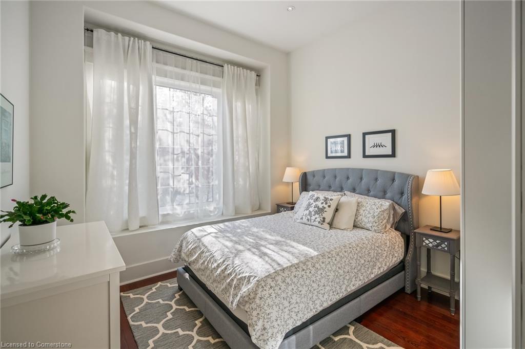 611 Simcoe Street Property Photo 17