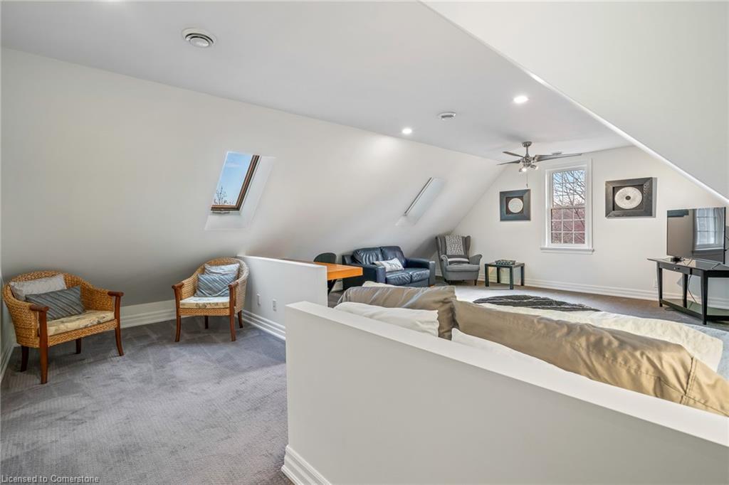 611 Simcoe Street Property Photo 26