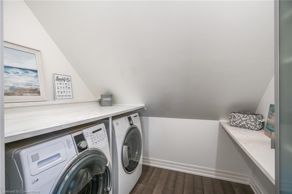611 Simcoe Street Property Photo 28
