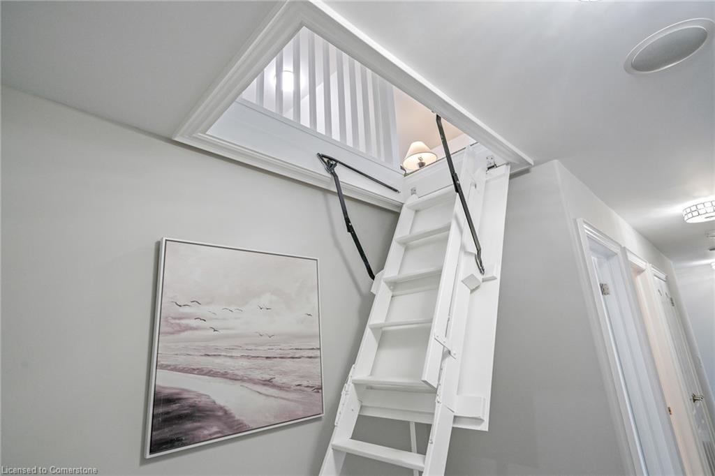 611 Simcoe Street Property Photo 29
