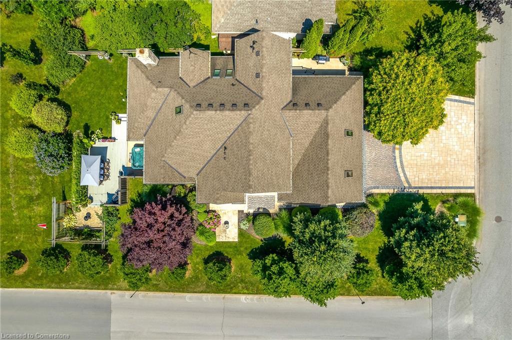 611 Simcoe Street Property Photo 47