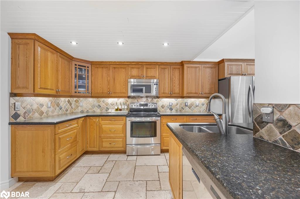 1241 Bass Lake Sideroad E Property Photo 17