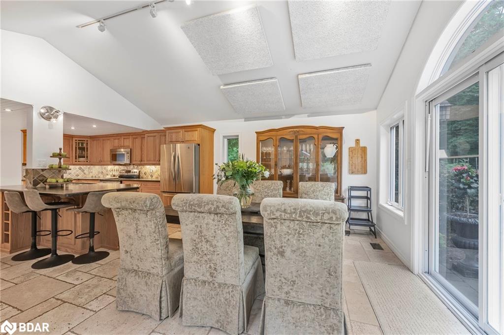 1241 Bass Lake Sideroad E Property Photo 23