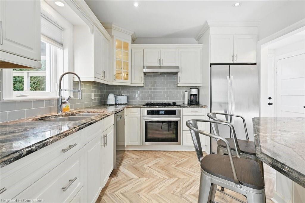 693 King Road Property Photo 13