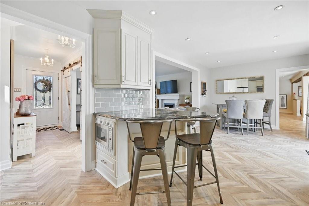 693 King Road Property Photo 14
