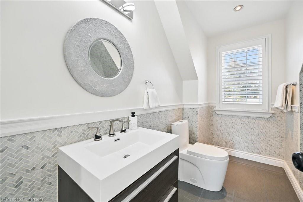 693 King Road Property Photo 28