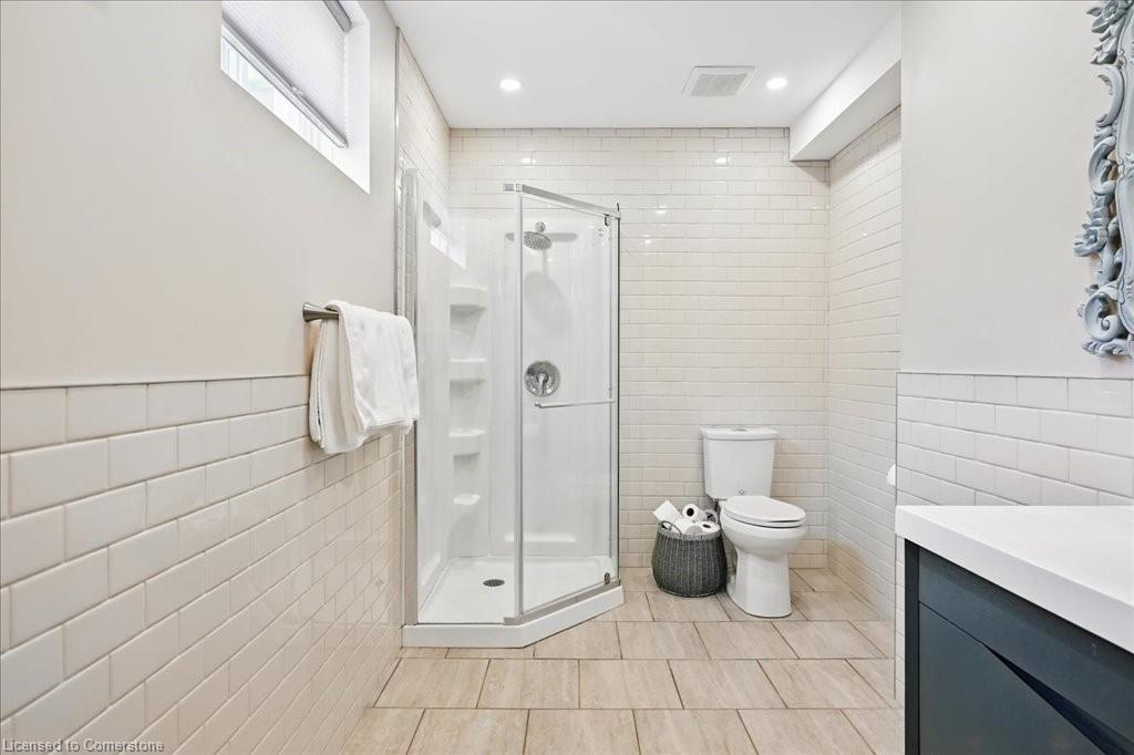 693 King Road Property Photo 32